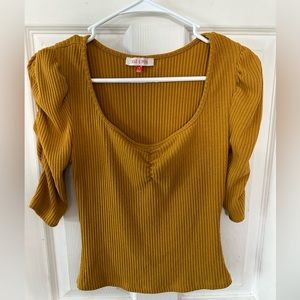 Mustard puff Cleve top